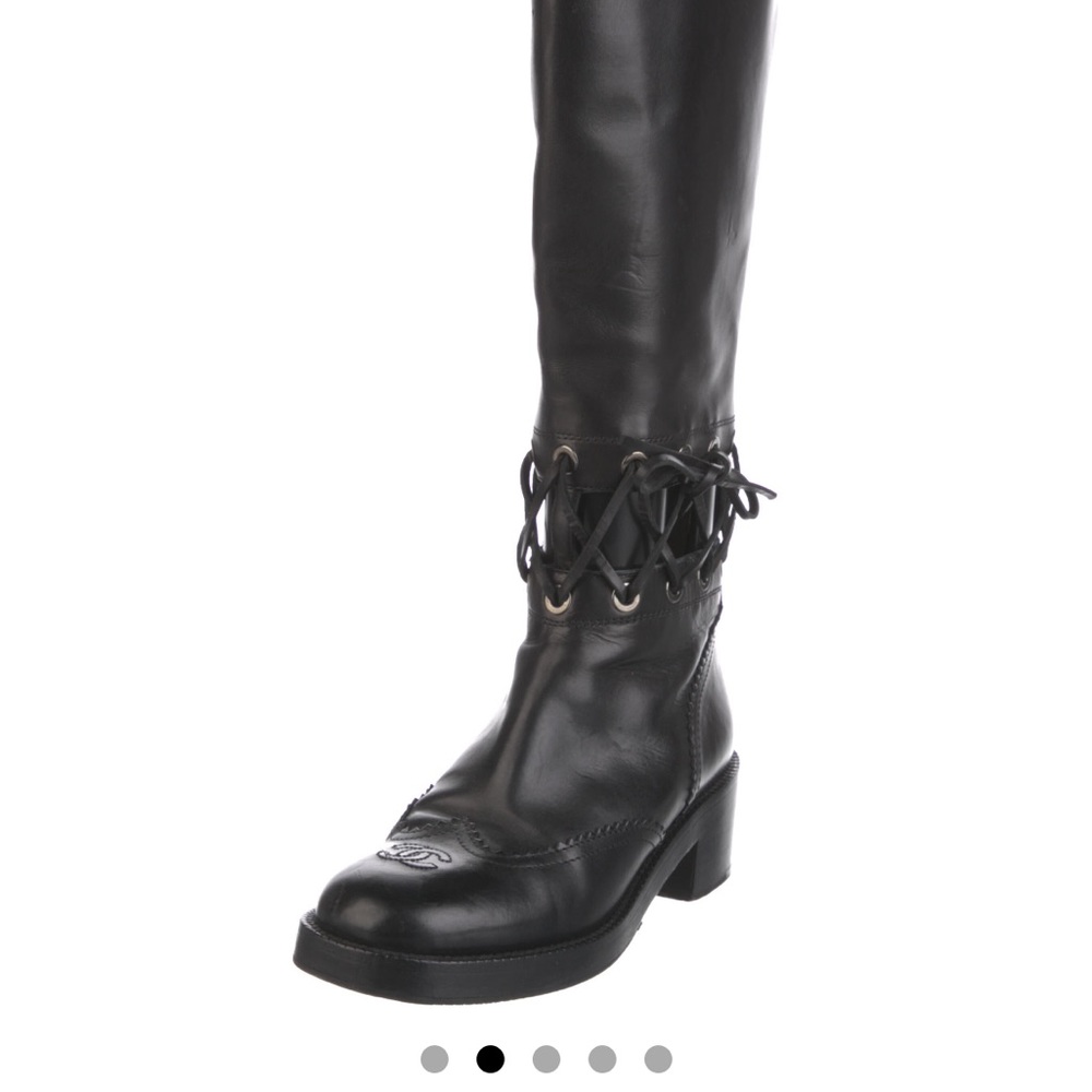 Chanel interlocking CC cut out leather lace up boot - Picture 4 of 16
